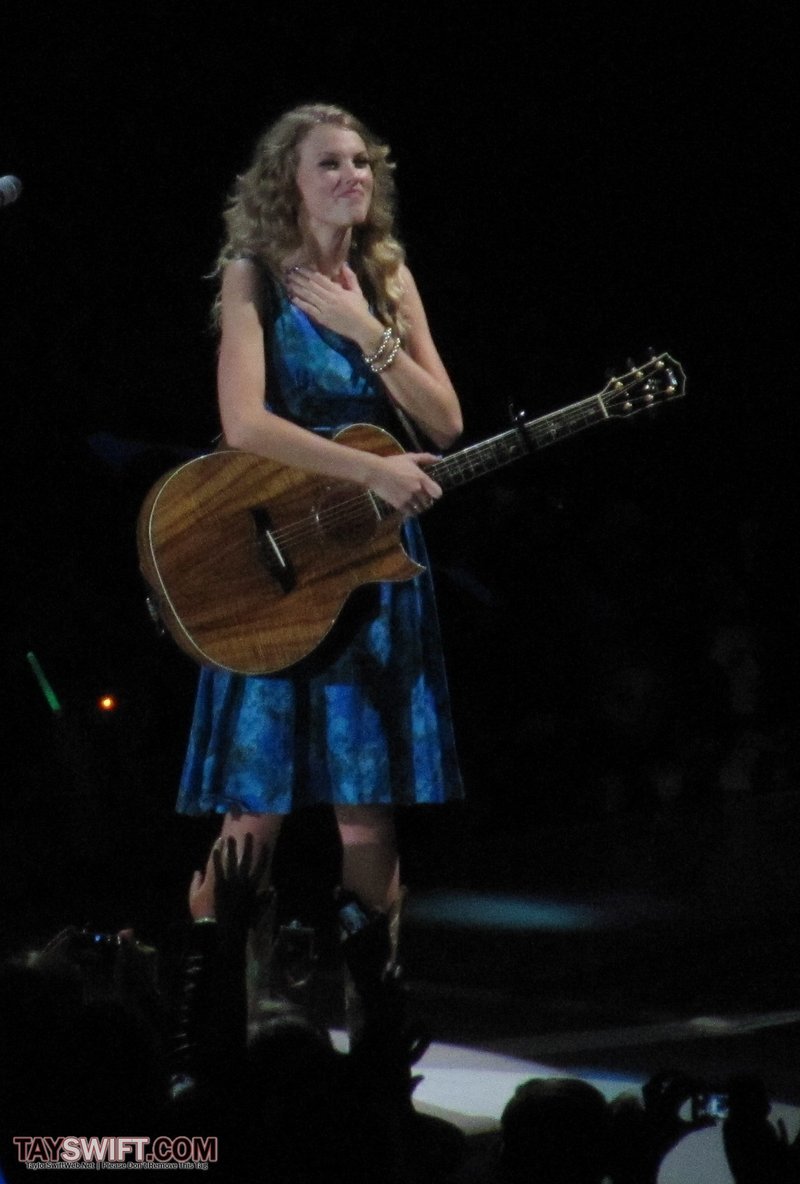 Taylor Swift — November 23 - London, United Kingdom — photo 91