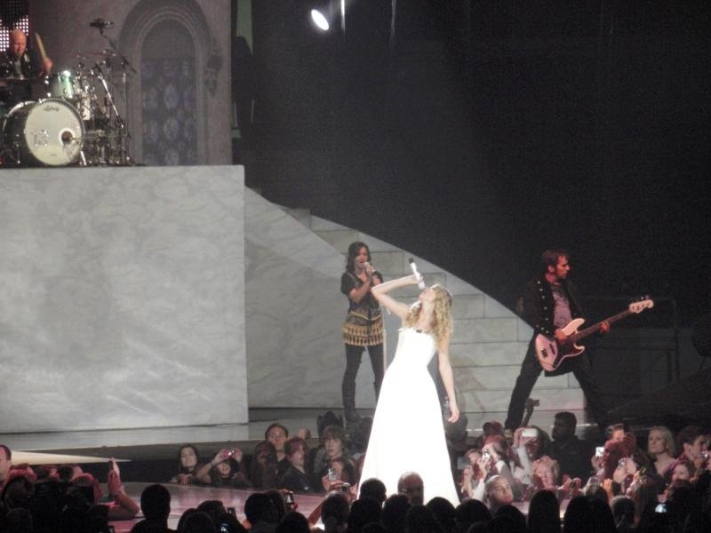 Taylor Swift — October 10 - Chicago, Illinois — photo 4