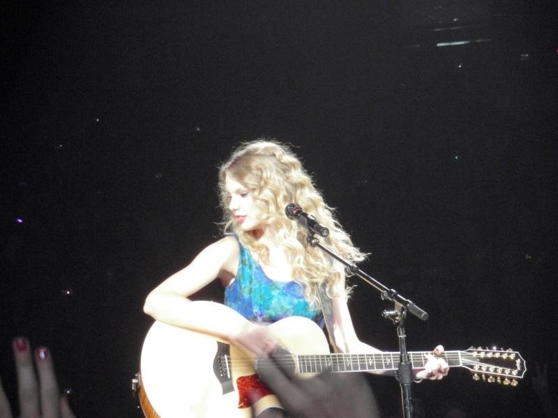 Taylor Swift — October 10 - Chicago, Illinois — photo 12