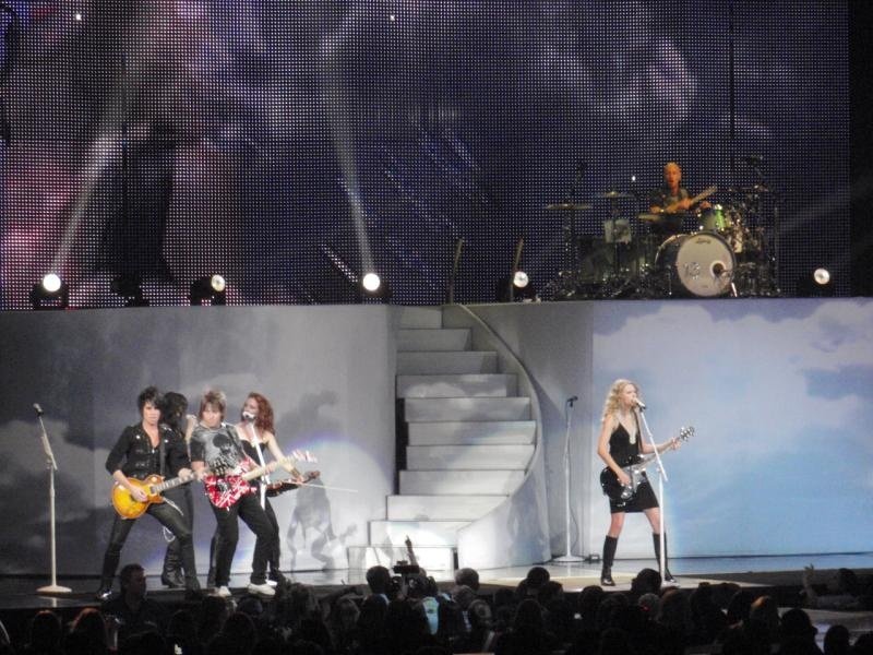 Taylor Swift — October 10 - Chicago, Illinois — photo 26