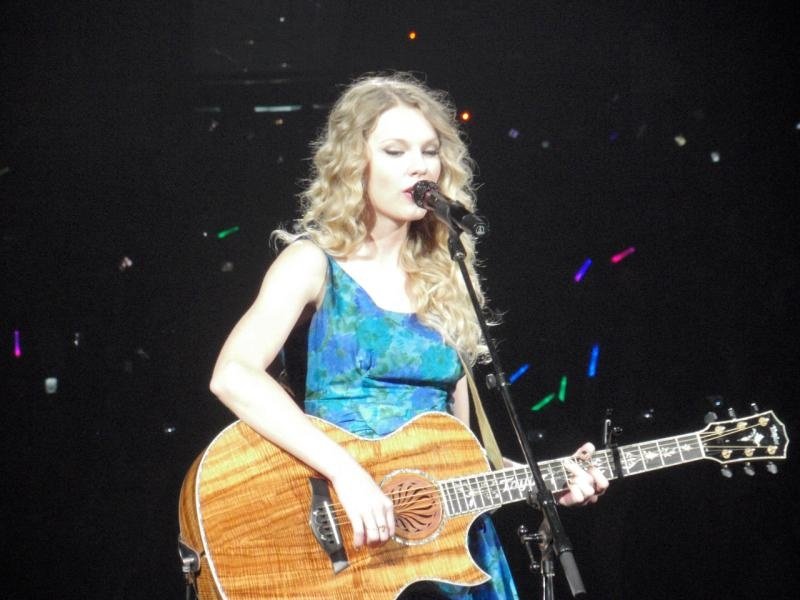 Taylor Swift — October 10 - Chicago, Illinois — photo 34