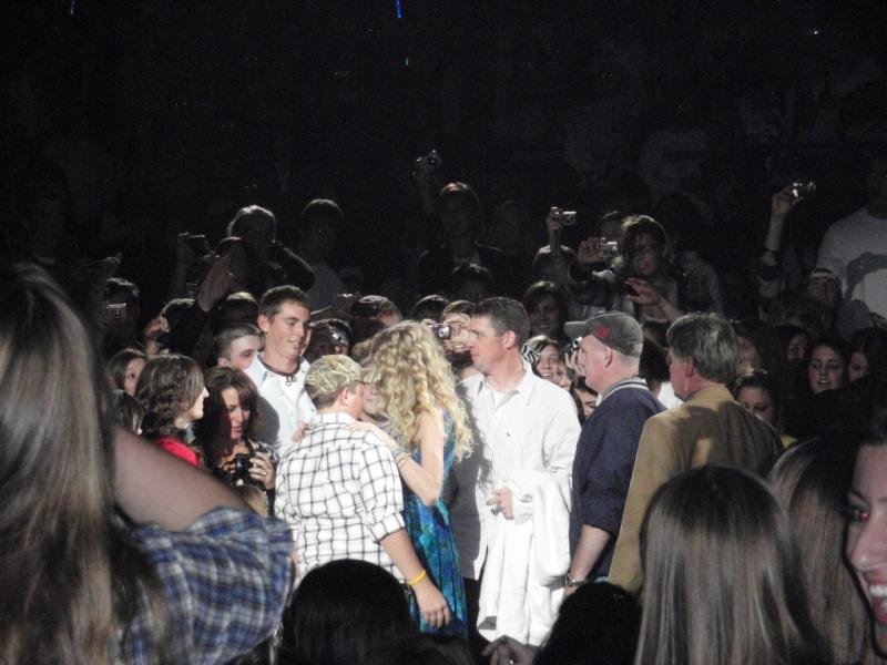 Taylor Swift — October 10 - Chicago, Illinois — photo 40