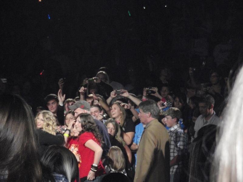 Taylor Swift — October 10 - Chicago, Illinois — photo 41
