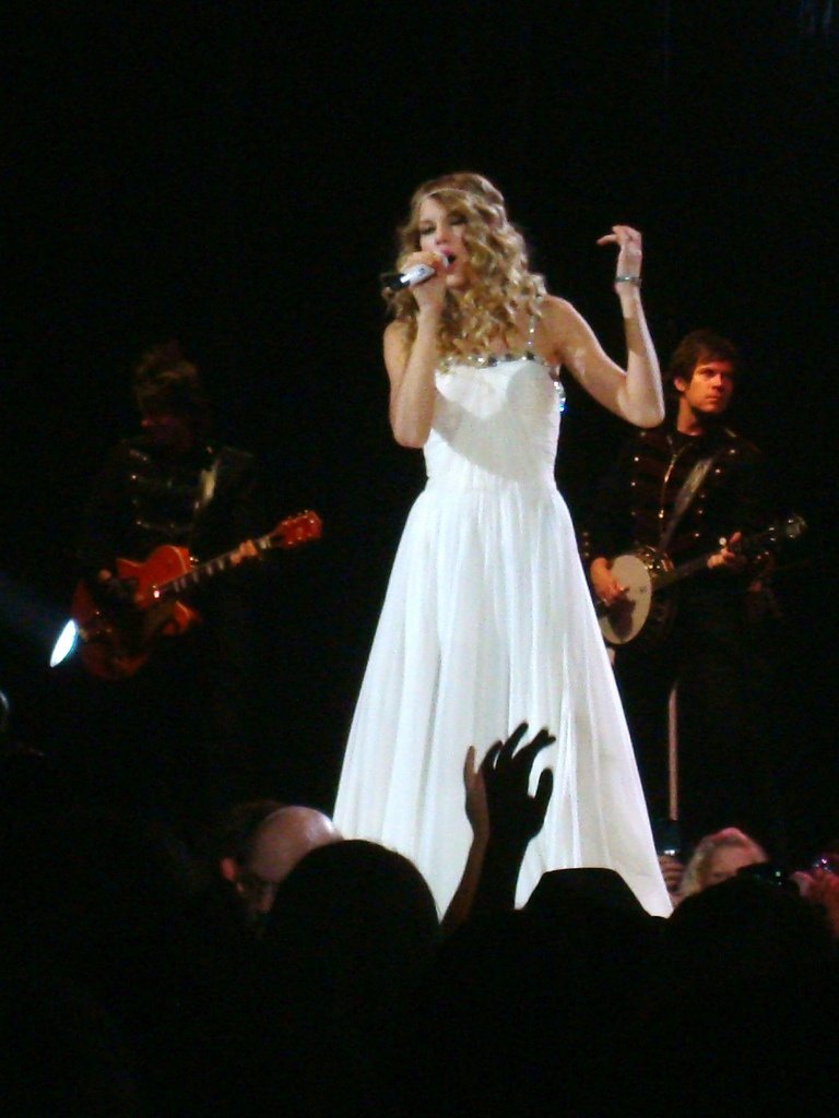 Taylor Swift — October 11 - Minneapolis, Minnesota — photo 2