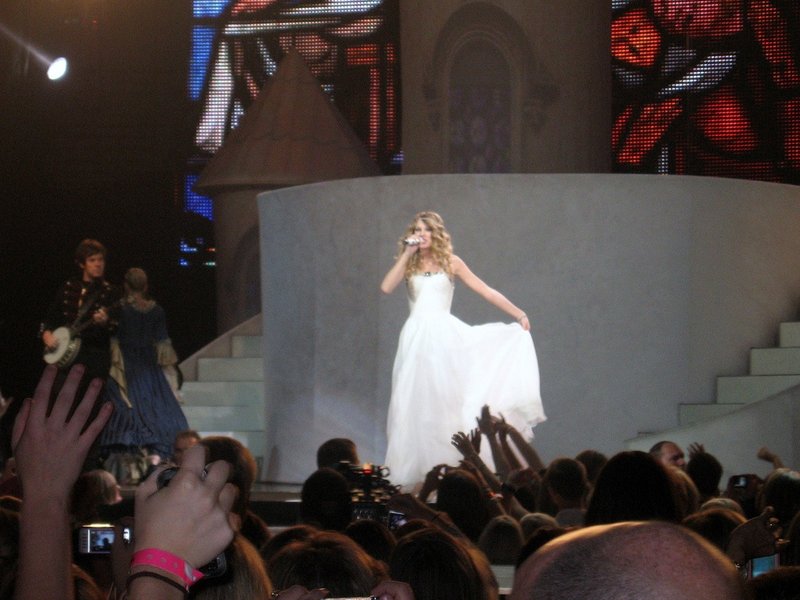 Taylor Swift — October 11 - Minneapolis, Minnesota — photo 9