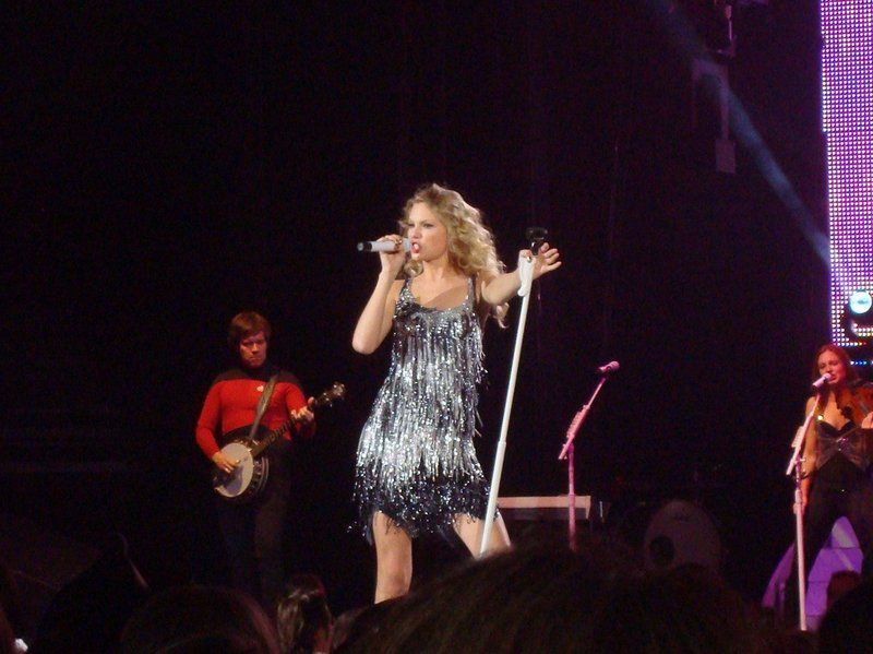 Taylor Swift — October 11 - Minneapolis, Minnesota — photo 14