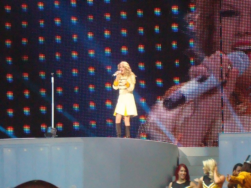 Taylor Swift — October 11 - Minneapolis, Minnesota — photo 15
