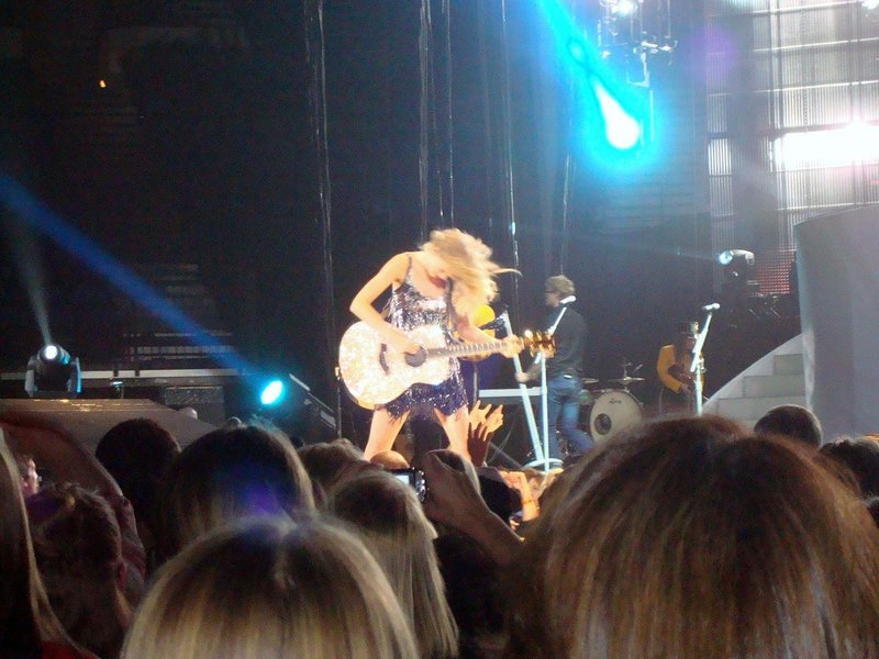 Taylor Swift — October 11 - Minneapolis, Minnesota — photo 23