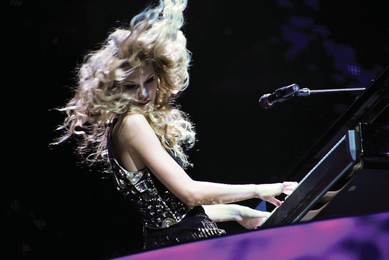 Taylor Swift — Promotionals — photo 2