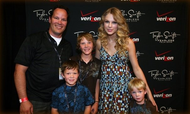 Taylor Swift — san diego CA — photo 8