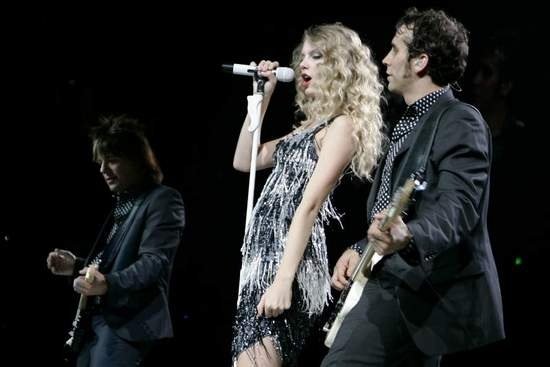 Taylor Swift — September 12 - Nashville, Tennessee — photo 9