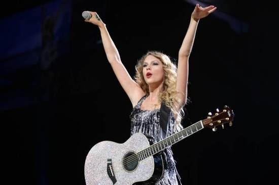 Taylor Swift — September 12 - Nashville, Tennessee — photo 12