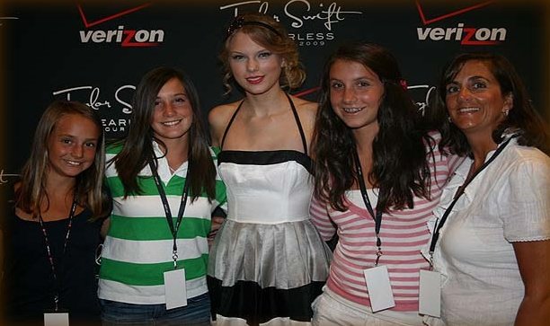 Taylor Swift — uncaville CT — photo 2