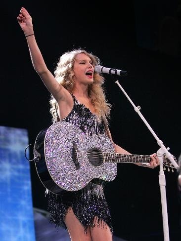 Taylor Swift — February 10 - Melbourne, Australia — photo 2