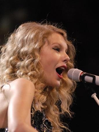 Taylor Swift — February 10 - Melbourne, Australia — photo 20