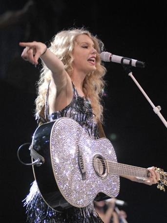 Taylor Swift — February 10 - Melbourne, Australia — photo 27