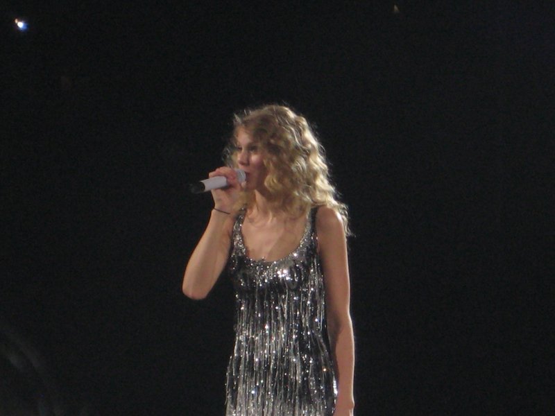 Taylor Swift — February 11 - Melbourne, Australia — photo 4