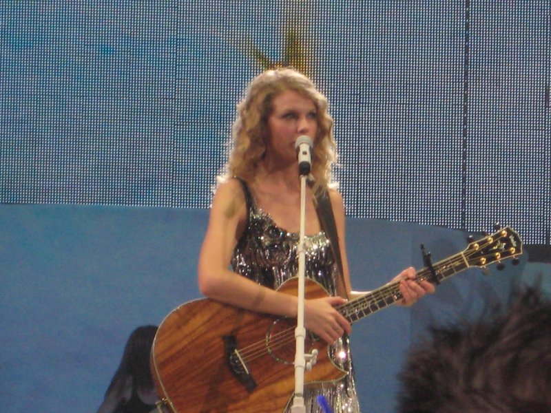 Taylor Swift — February 11 - Melbourne, Australia — photo 12