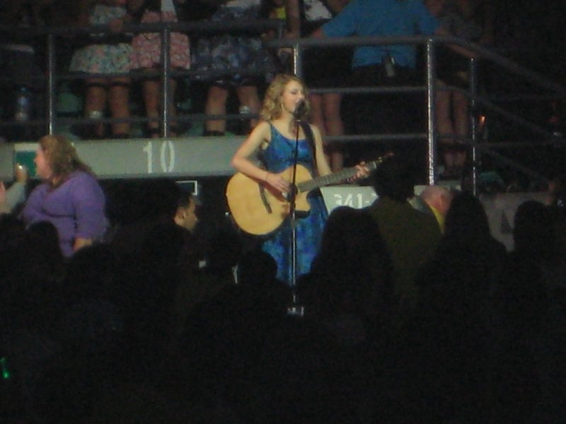 Taylor Swift — February 11 - Melbourne, Australia — photo 17
