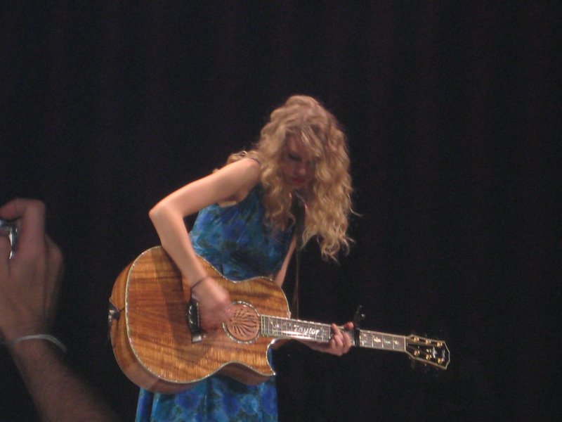Taylor Swift — February 11 - Melbourne, Australia — photo 18
