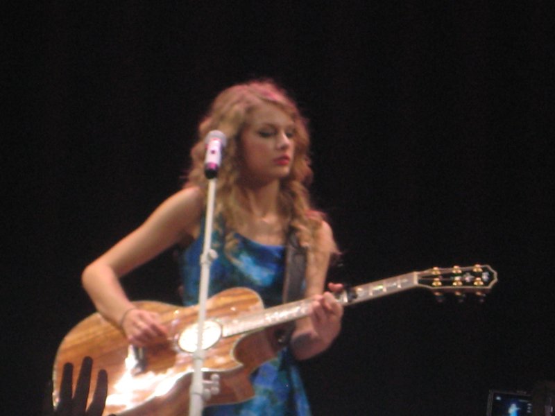 Taylor Swift — February 11 - Melbourne, Australia — photo 19