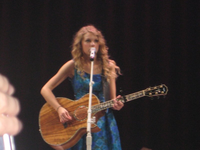 Taylor Swift — February 11 - Melbourne, Australia — photo 20