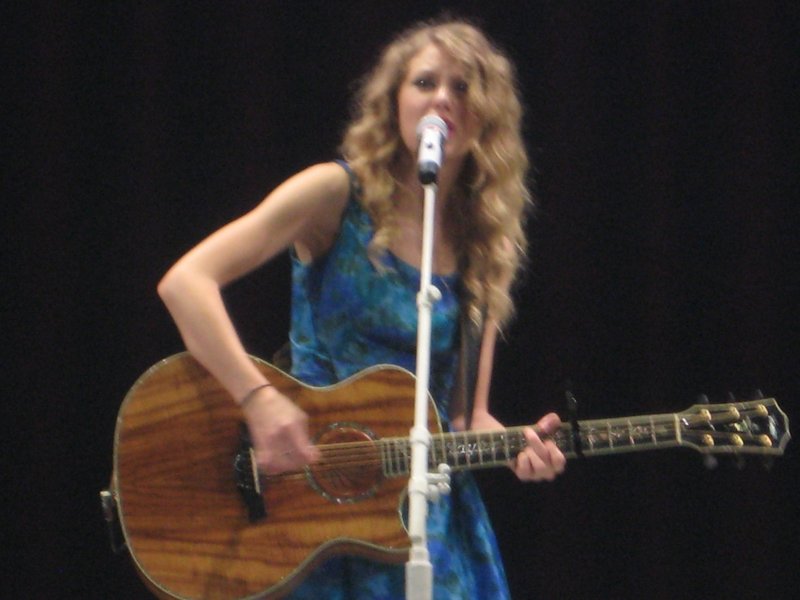 Taylor Swift — February 11 - Melbourne, Australia — photo 21