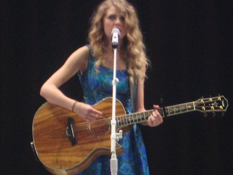 Taylor Swift — February 11 - Melbourne, Australia — photo 22