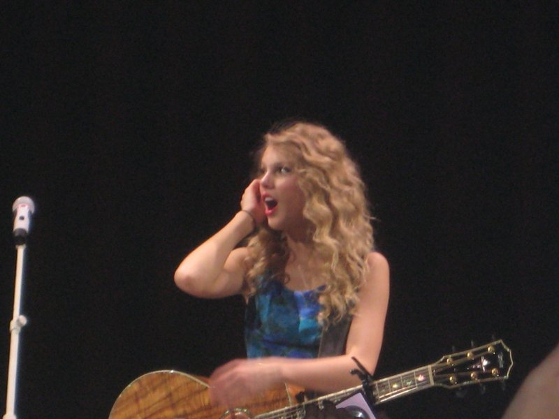 Taylor Swift — February 11 - Melbourne, Australia — photo 23