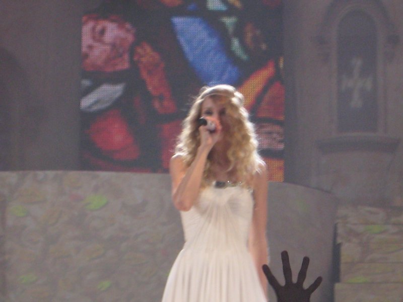 Taylor Swift — February 11 - Melbourne, Australia — photo 28
