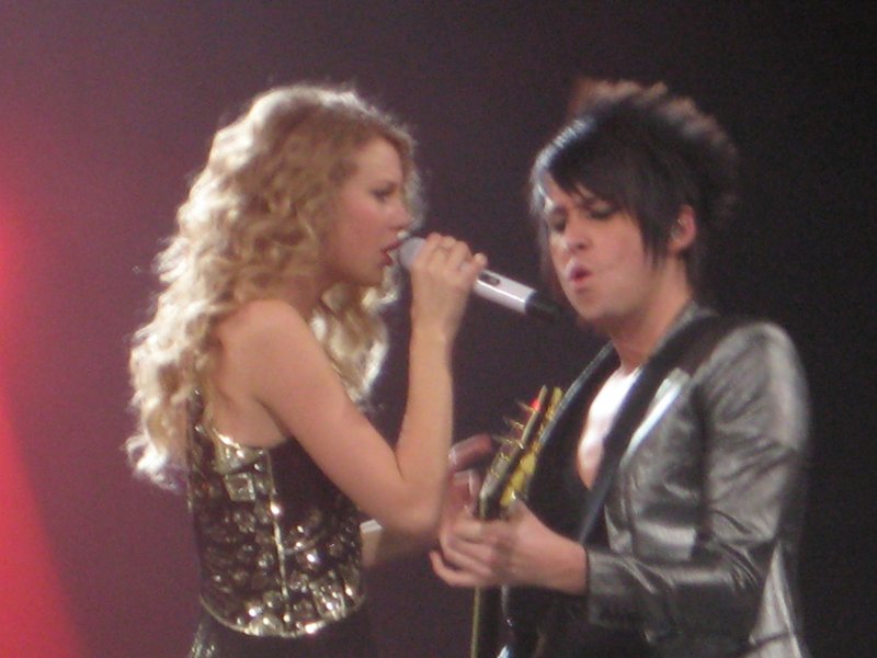 Taylor Swift — February 11 - Melbourne, Australia — photo 31