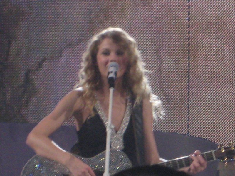 Taylor Swift — February 11 - Melbourne, Australia — photo 41