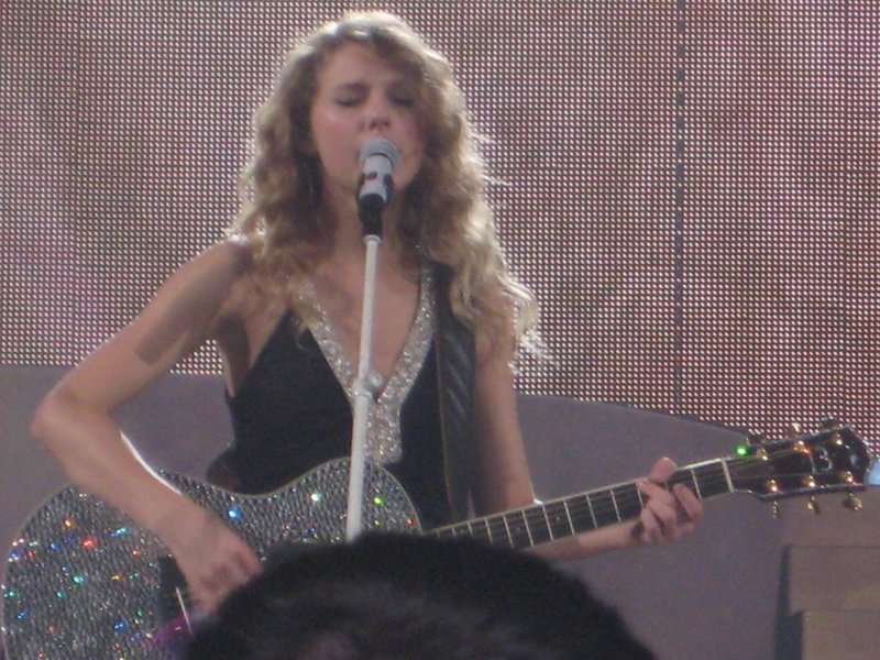 Taylor Swift — February 11 - Melbourne, Australia — photo 42