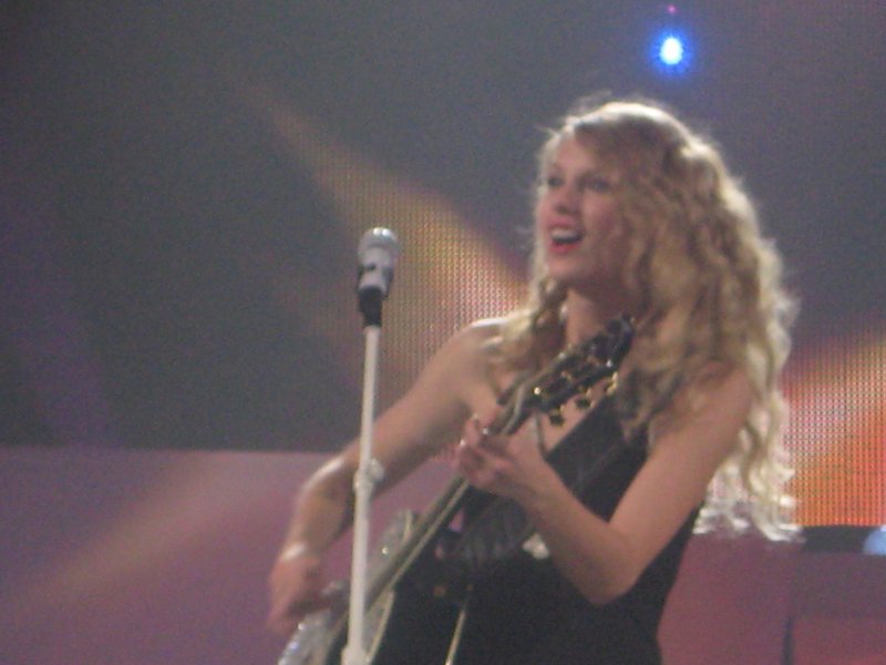 Taylor Swift — February 11 - Melbourne, Australia — photo 43