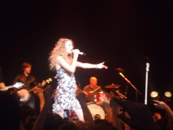 Taylor Swift — February 17 - Tokyo, Japan — photo 20