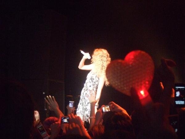 Taylor Swift — February 17 - Tokyo, Japan — photo 22