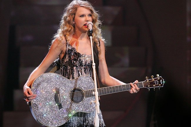 Taylor Swift — February 4 - Brisbane, Australia — photo 4