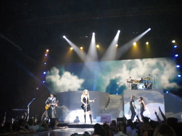 Taylor Swift — February 4 - Brisbane, Australia — photo 10