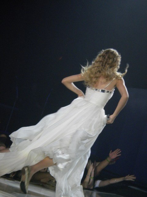 Taylor Swift — February 4 - Brisbane, Australia — photo 18