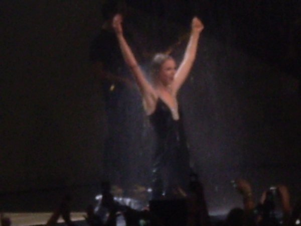 Taylor Swift — February 4 - Brisbane, Australia — photo 50