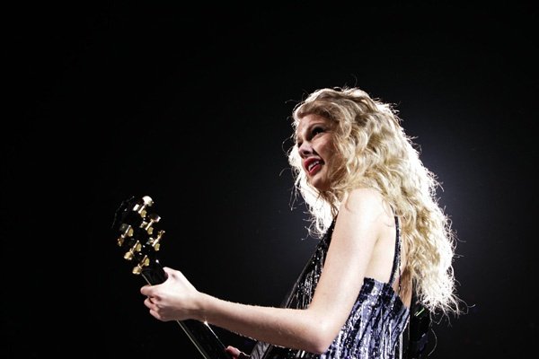 Taylor Swift — February 6 - Sydney, Australia — photo 5