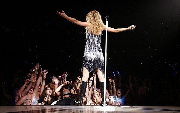 Taylor Swift — February 6 - Sydney, Australia — photo 11