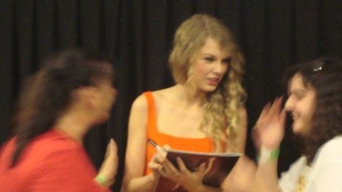 Taylor Swift — February 6 - Sydney, Australia — photo 19