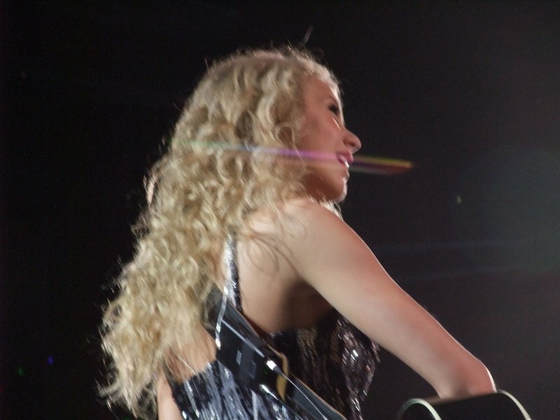 Taylor Swift — February 6 - Sydney, Australia — photo 20
