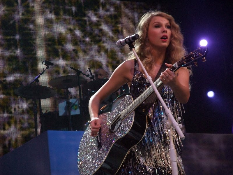 Taylor Swift — February 6 - Sydney, Australia — photo 25