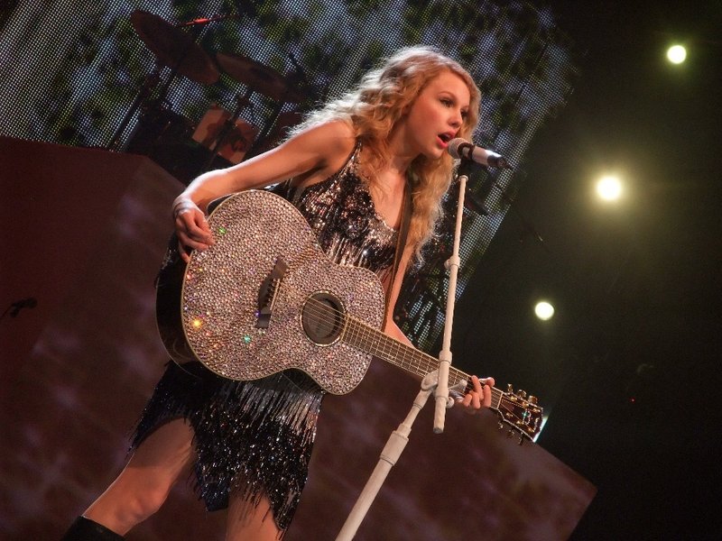 Taylor Swift — February 6 - Sydney, Australia — photo 27