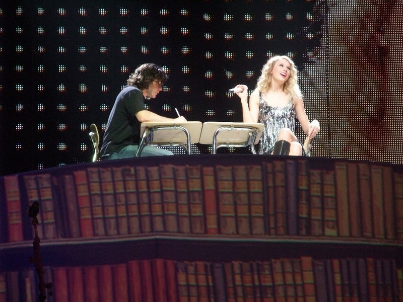 Taylor Swift — February 6 - Sydney, Australia — photo 30