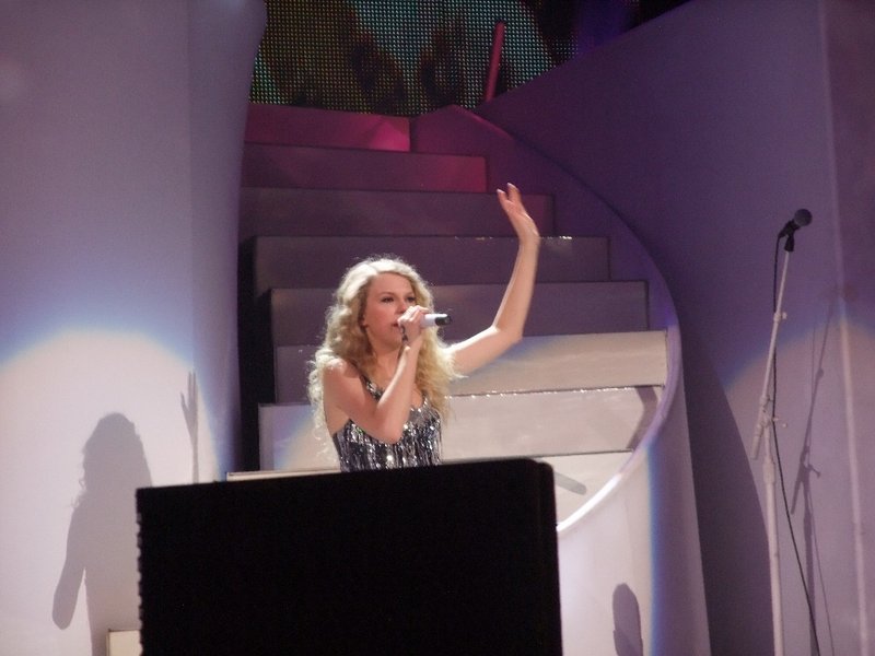 Taylor Swift — February 6 - Sydney, Australia — photo 32