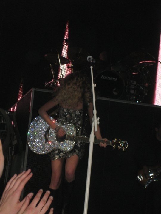 Taylor Swift — March 10 - Austin, Texas — photo 14