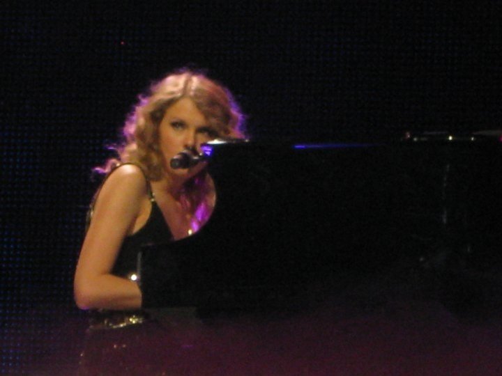Taylor Swift — March 10 - Austin, Texas — photo 83